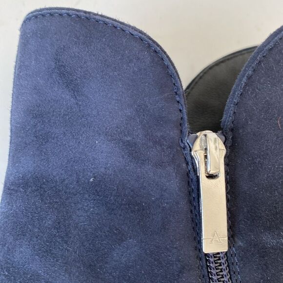 Aquatalia Navy Suede Ankle Boots 2.5” Heel sz 9.5 Castlecore, Preppy Academia - Picture 9 of 12